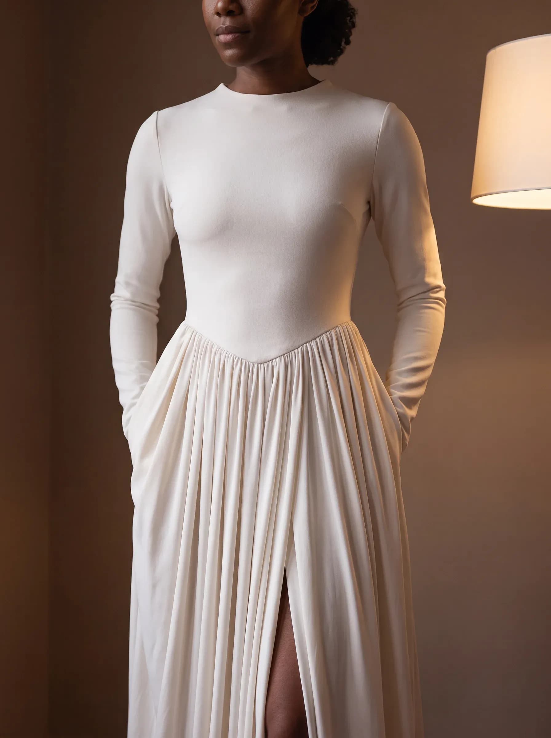 White Maxi Dress with Slit and Long Sleeves, שמלת ערב, תצלום 2