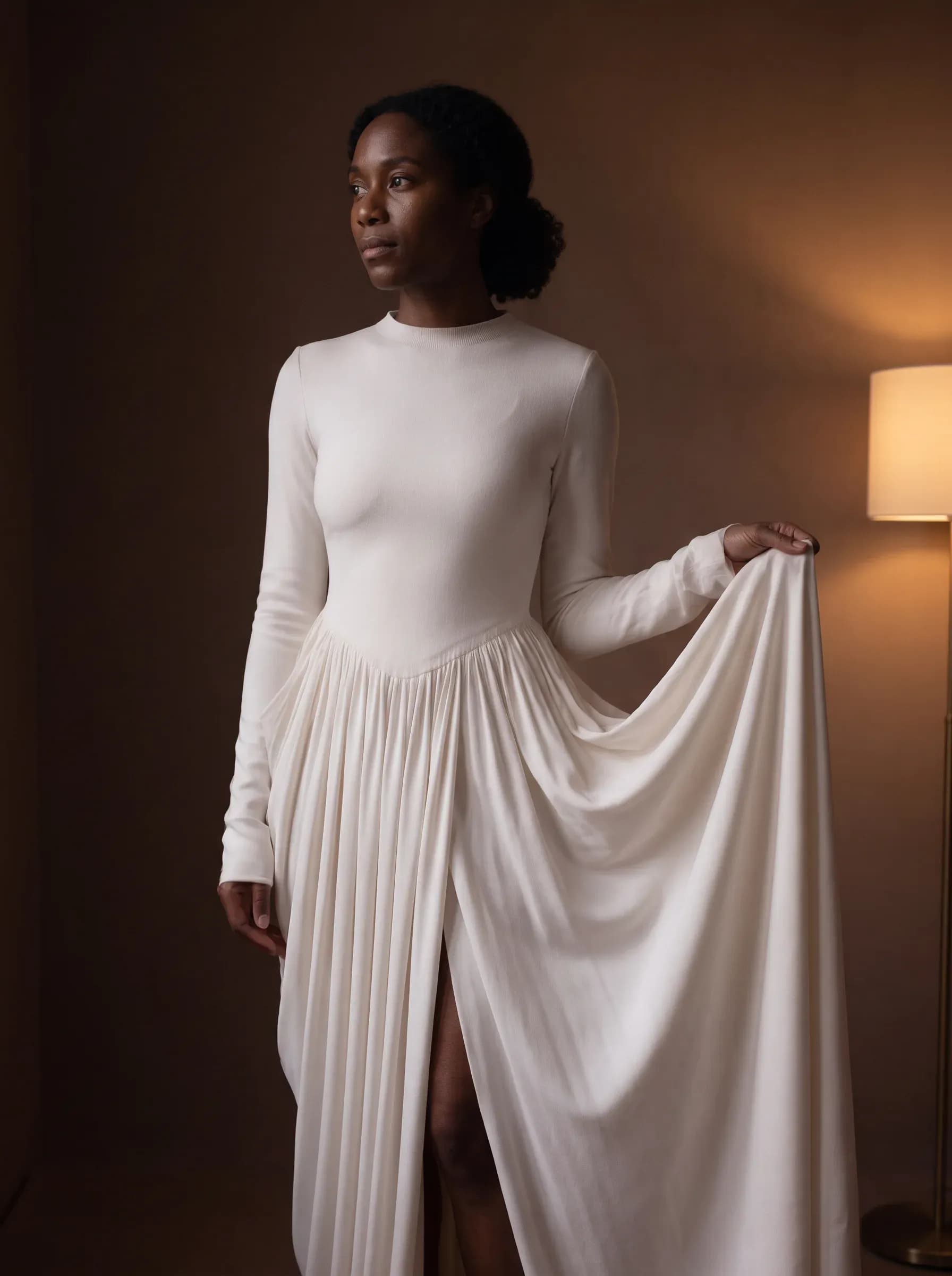 White Maxi Dress with Slit and Long Sleeves, שמלת ערב, תצלום 3